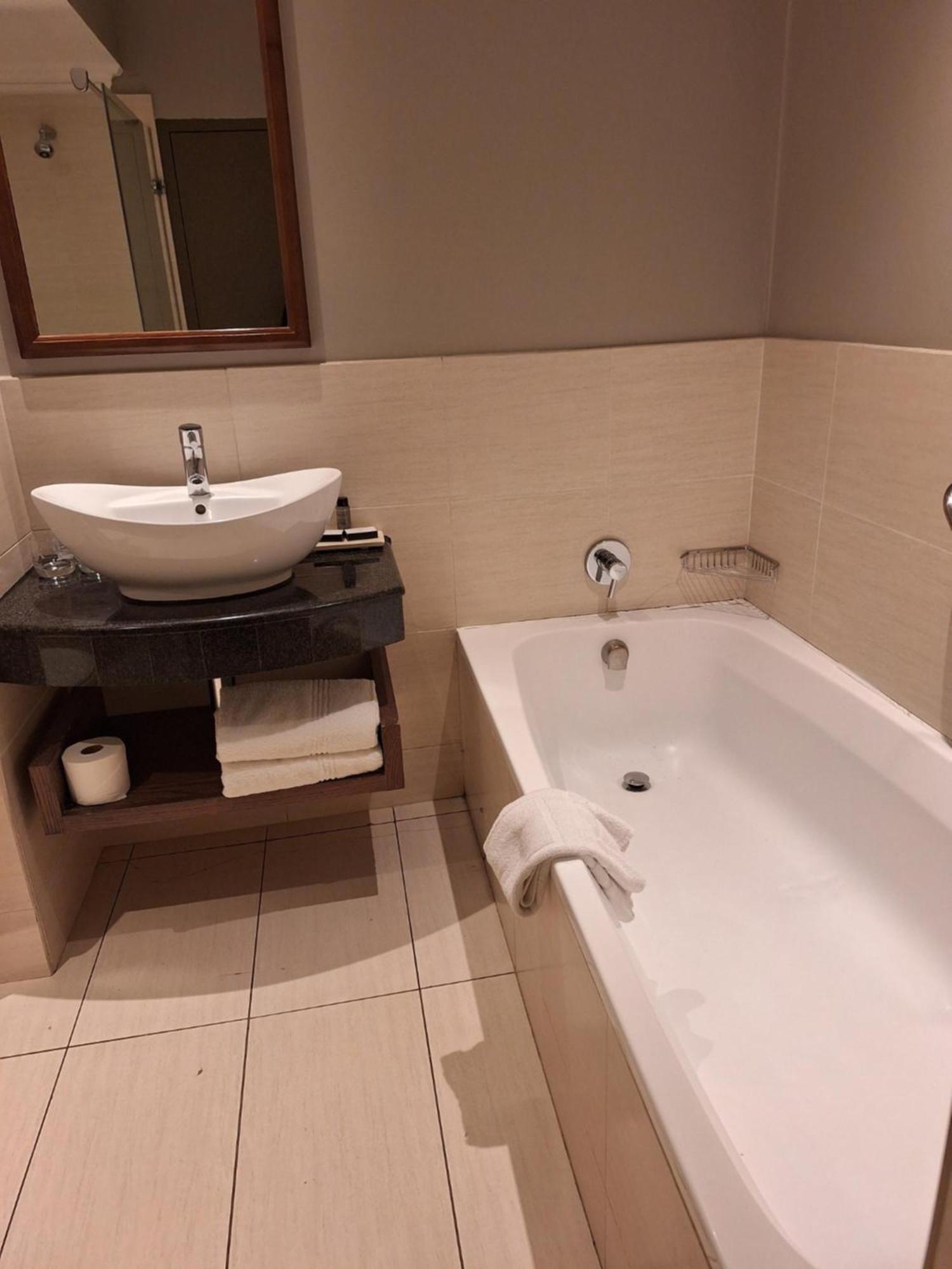 Blackrock Hotel Ньюкасл Екстер'єр фото